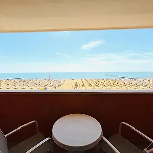Alpina - Frontemare Centrale - Immobil Relax , Lido di Jesolo Italia